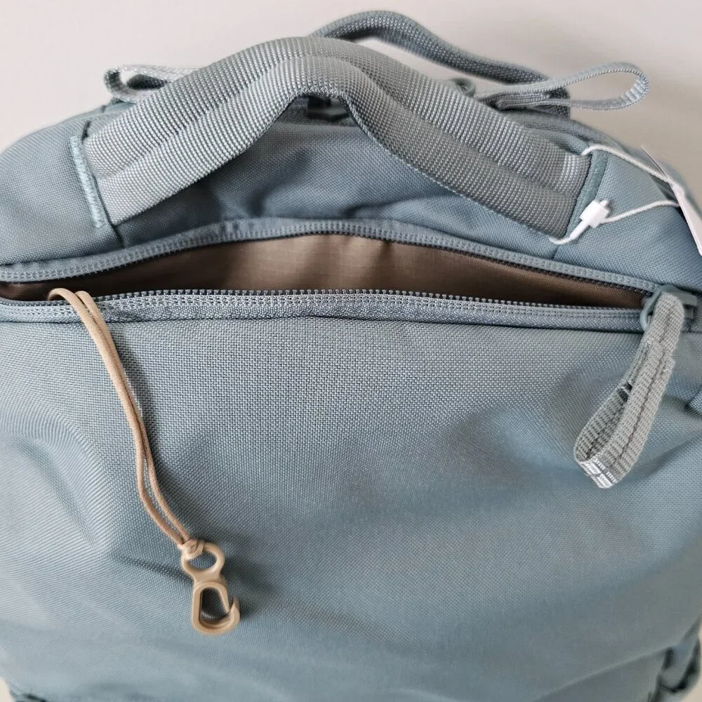 SOLD! NWT LULULEMON CRBU Crater Blue Double Zip Tech Canvas Backpack OS - Picture 8 of 16